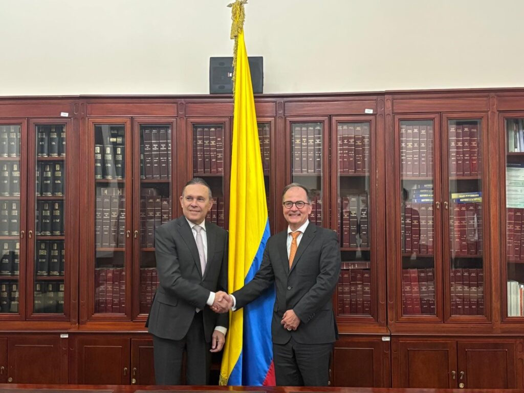 Colombia fortalece lazos con La Haya en derecho internacional