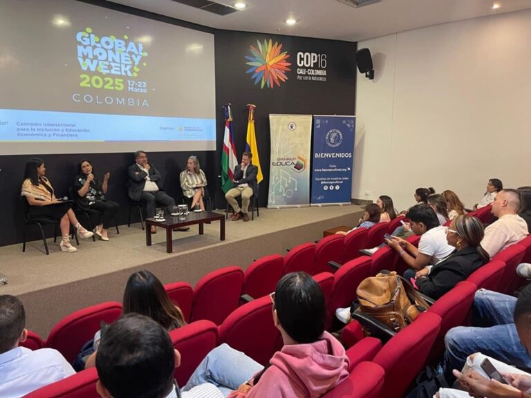 Capacitación en finanzas: Nueva Pangea impactará 100 mil estudiantes