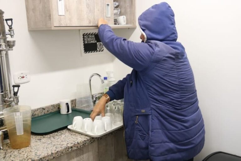 Juez ordena a Crepes y Waffles S.A. reintegrar a trabajadora víctima de acoso sexual laboral