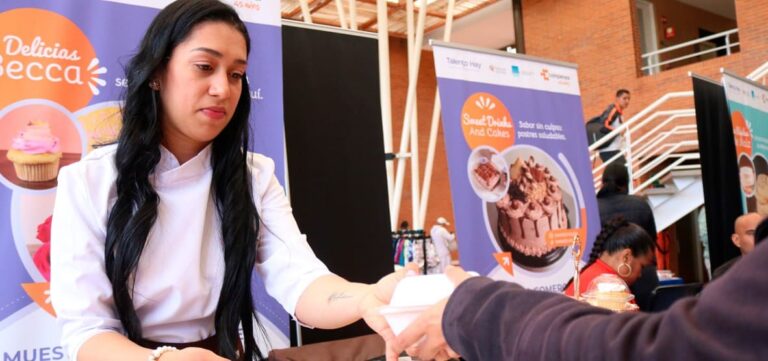Más de 5.600 mujeres en el país tienen trabajo formal gracias a los programas sociales de AmCham Colombia