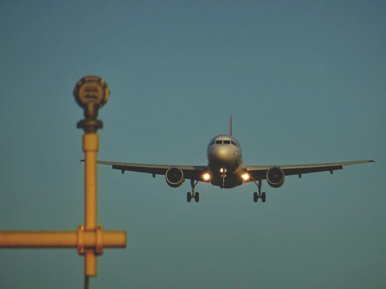 Colombia impulsa la aviación verde con energía renovable
