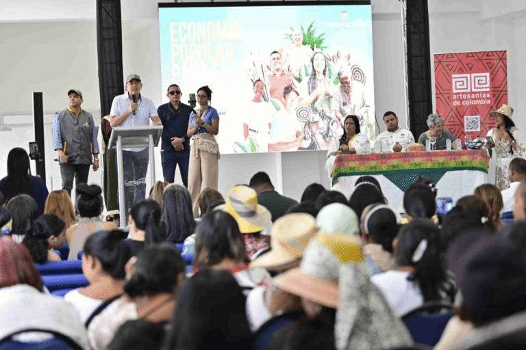 Prosperidad Social y Artesanías de Colombia impulsan 700 artesanos