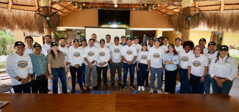 Cumbre Energética impulsa 20 proyectos solares y eólicos en La Guajira