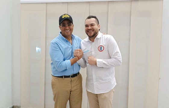 Gobernador y Larry Iguarán