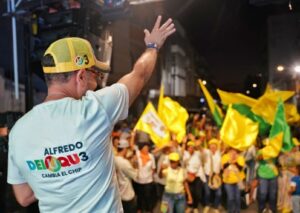 Alfredo Deluque de espaldas Maicao